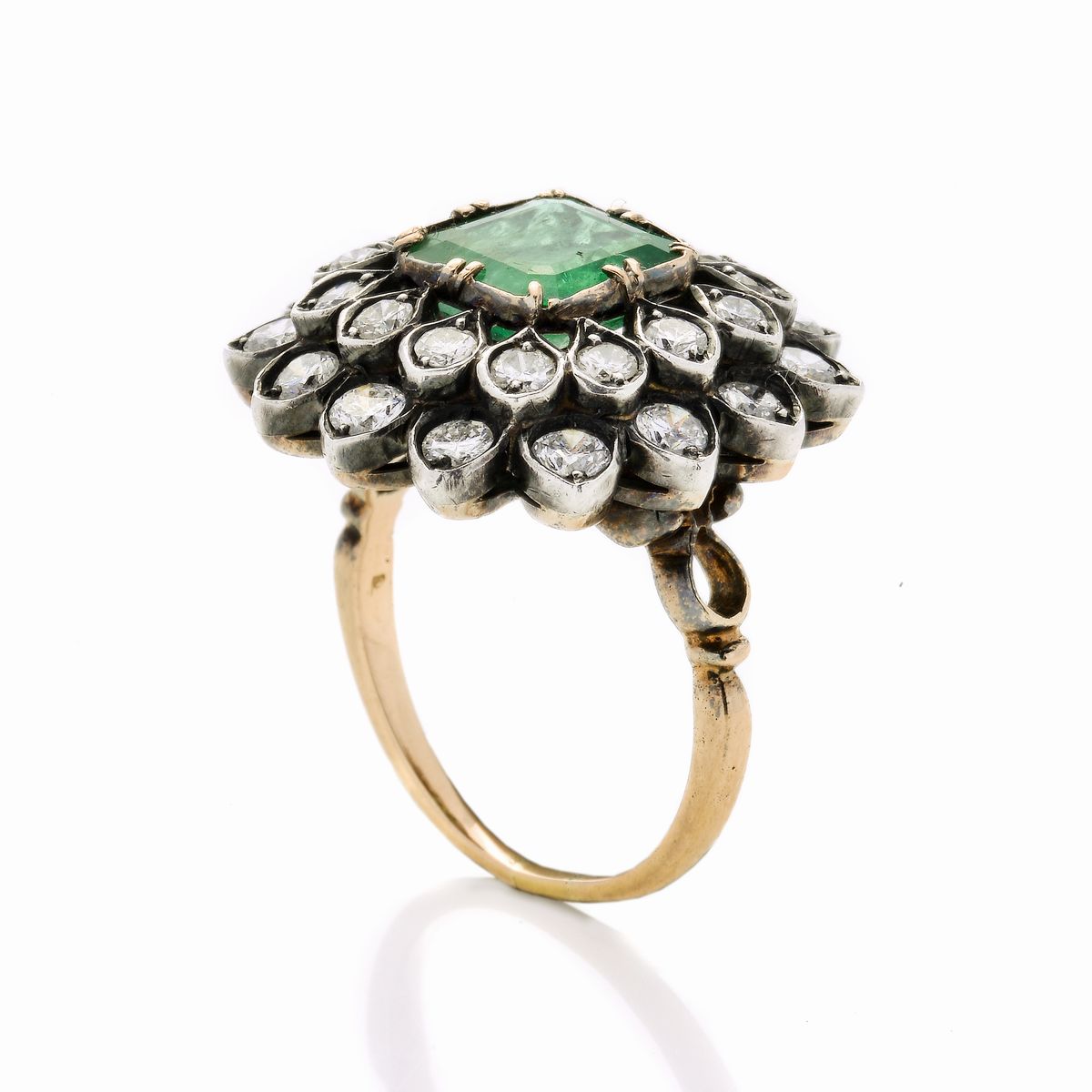 Anello in Oro Giallo, Argento, Diamanti e Smeraldo