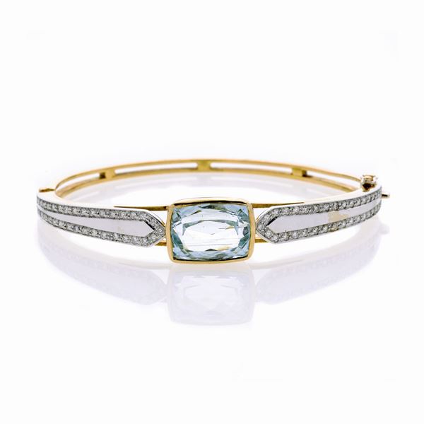 Rigid bracelet in yellow gold, white gold, diamonds and aquamarine