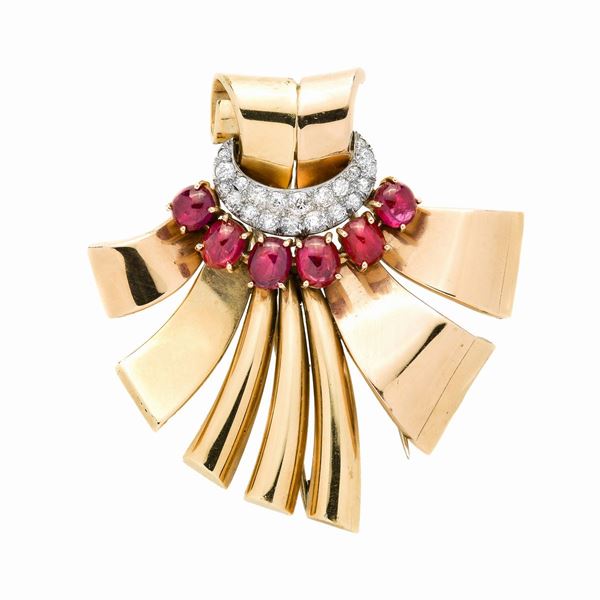 Fan clip in yellow gold, rose gold, diamonds and rubies