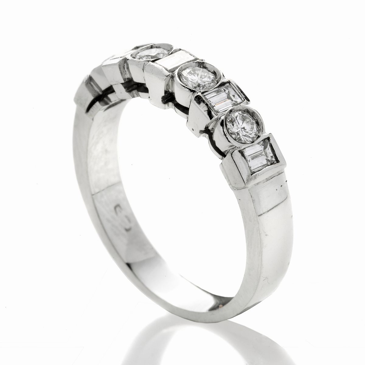 Anello Riviere in Oro Bianco e Diamanti