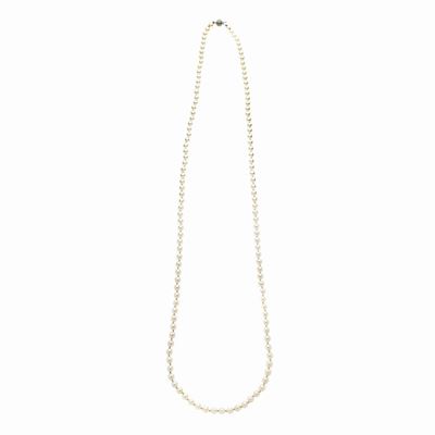 Lungo Filo in Perle Coltivate e Oro Bianco