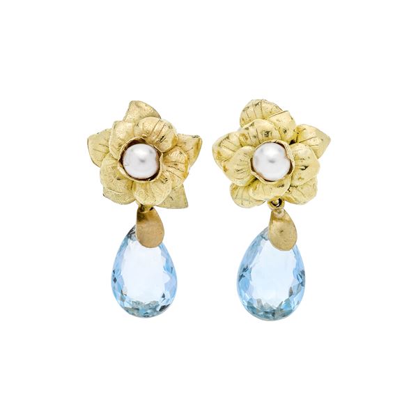 Pair of earrings in yellow gold, pearl and aquamarine  - Auction Auction of Antique Jewelry, Modern and Watches - Curio - Casa d'aste in Firenze