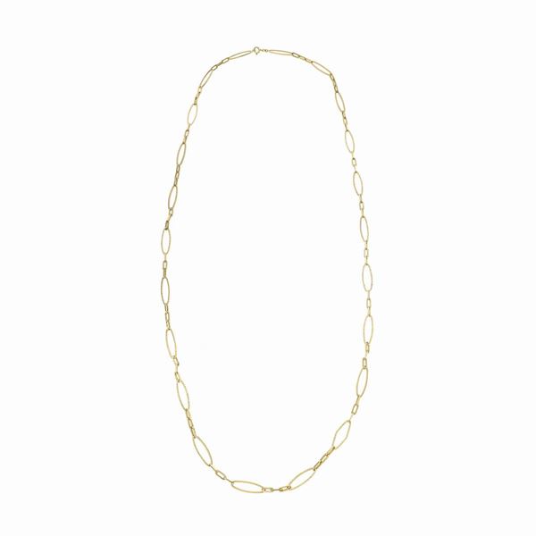 Long link necklace in yellow gold