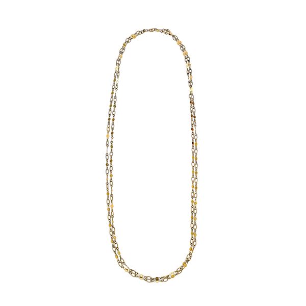 Long link chain in yellow gold
