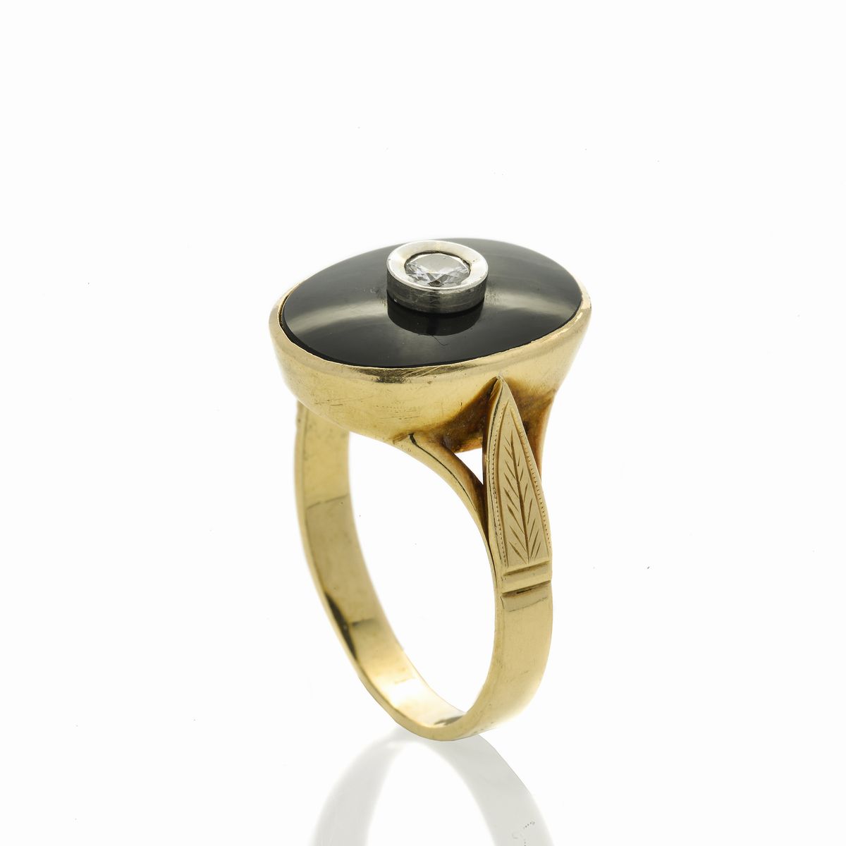Anello in Oro Giallo, Onice e Diamante