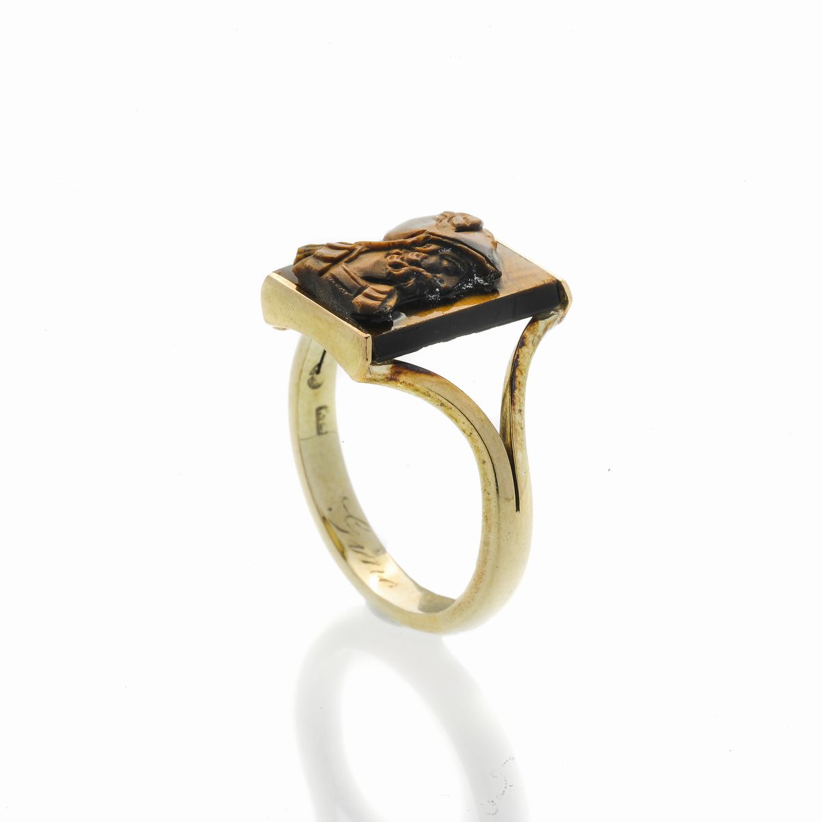 Anello Chevalier in Oro Giallo e Occhio di Tigre