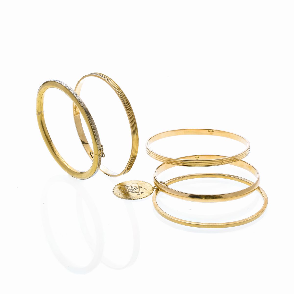 Lotto di Cinque Bracciali Rigidi in Oro Giallo