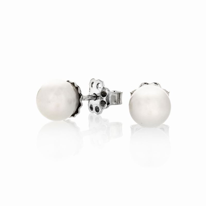 Paio di Orecchini a Clips in Oro Bianco e Perle Coltivate