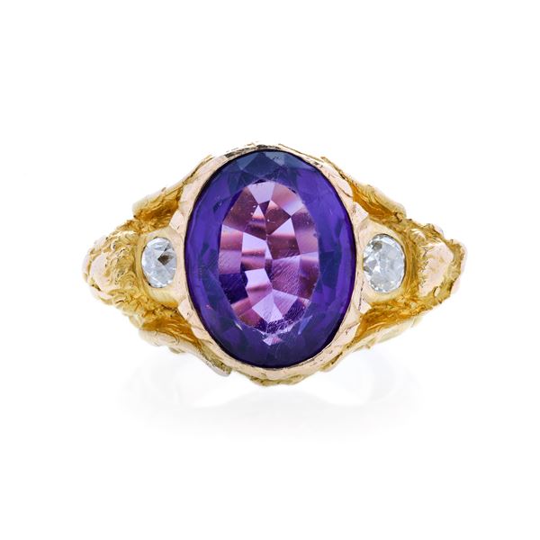 Large ring in yellow gold diamonds and amethyst