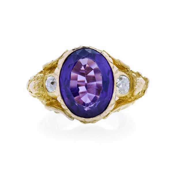Large ring in yellow gold diamonds and amethyst
