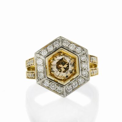 Anello in Oro Giallo, Diamanti e Diamante Cognac