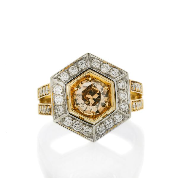 Ring in yellow gold, diamonds and cognac diamond
