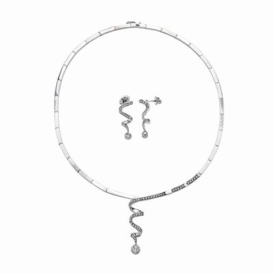 Collier e Paio di Orecchini Pendenti in Oro Bianco e Diamanti