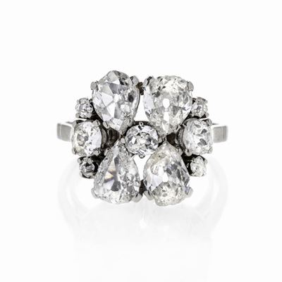 Anello in Oro Bianco e Diamanti