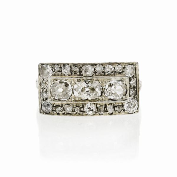 Anello in oro bianco e diamanti