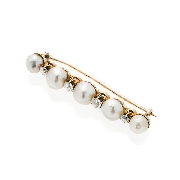 Bar brooch in yellow gold, dimanati and pearls