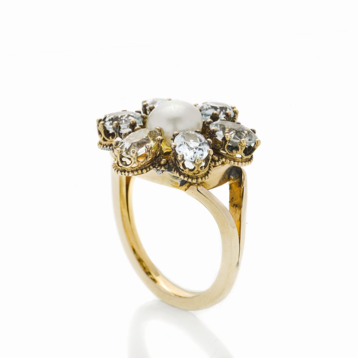 Anello a Margherita in Oro Giallo, Acquamarina, Topazio e Perla Mabè