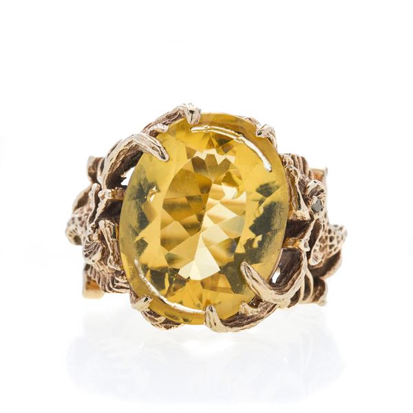 Ring in yellow gold and citrine quartz