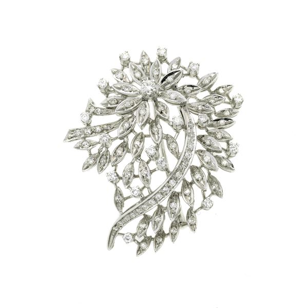 Floral brooch in white gold and diamonds