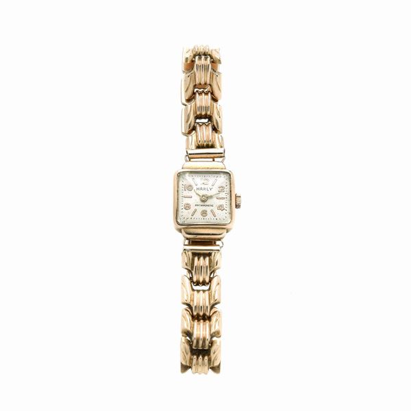 Lady's watch in yellow gold
