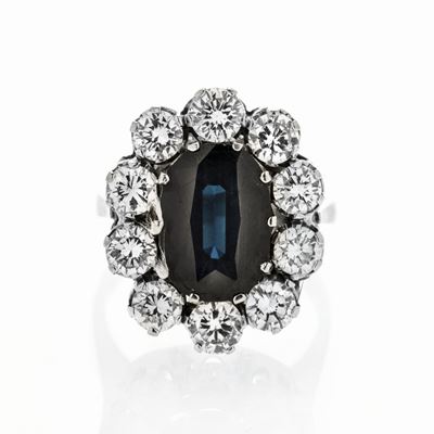 Anello a Margherita in Oro Bianco, Diamanti e Zaffiro
