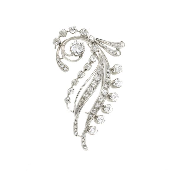 Brooch in white gold and diamonds