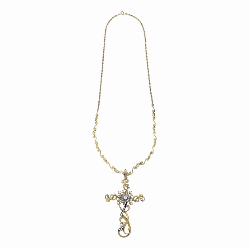 Grande Croce in Oro Giallo, Argento, Diamanti e Perle