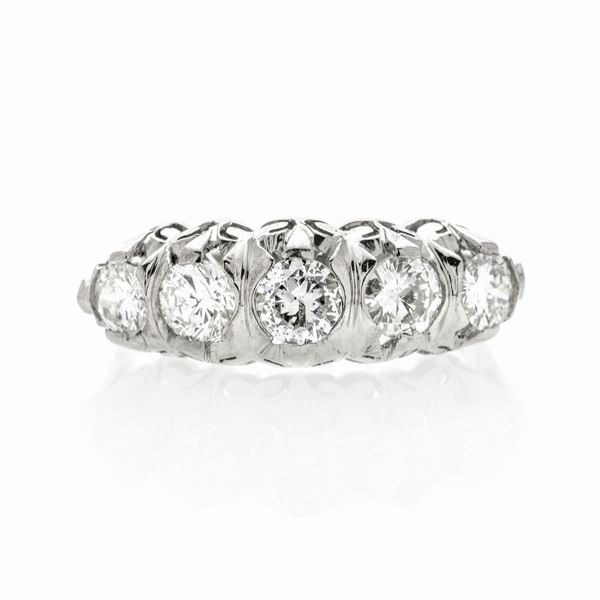Veretta ring in white gold and diamonds