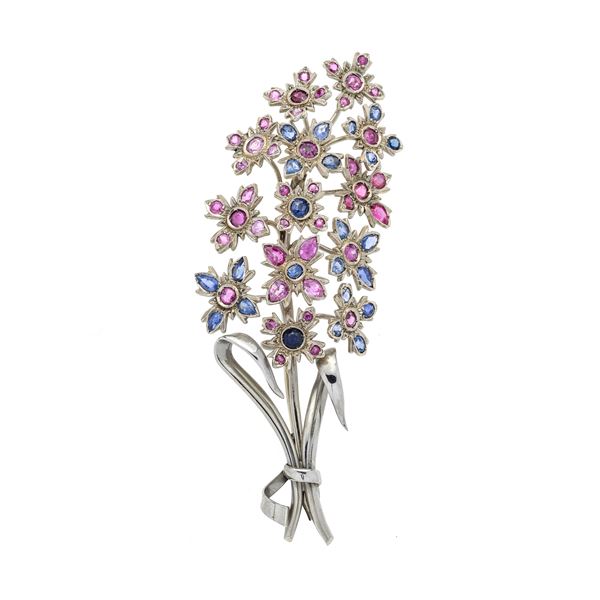 Leaf brooch in white gold, diamonds and rubies