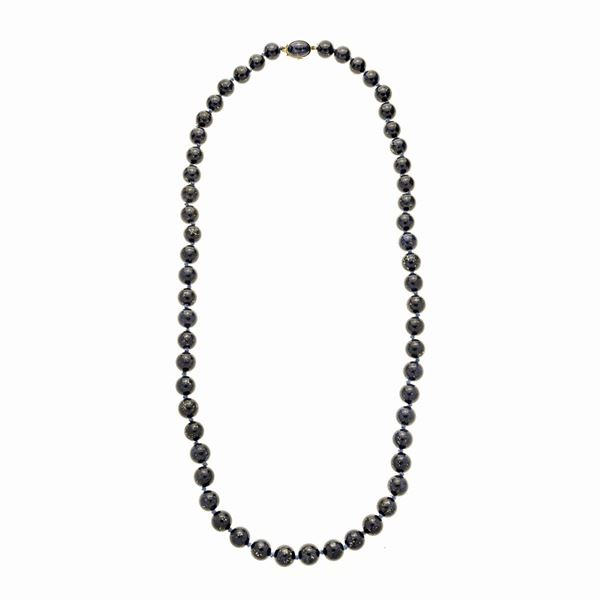 Necklace in lapis lazuli and yellow gold