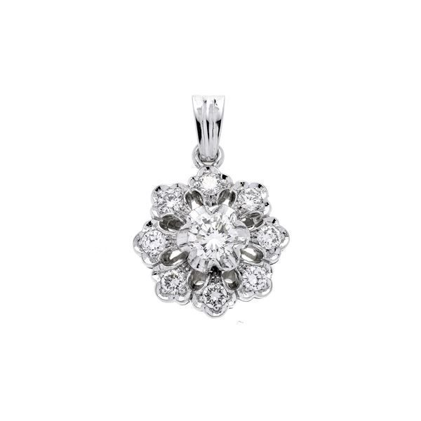 Flower pendant in white gold and diamonds