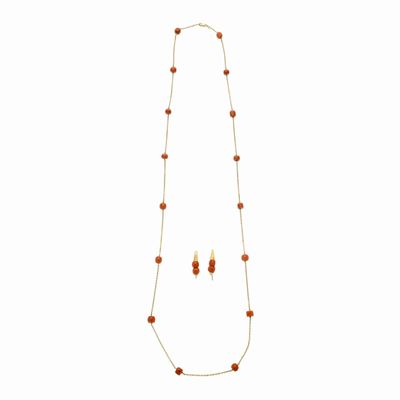 Collana e Paio di Orecchini in Oro Giallo e Corallo Rosso
