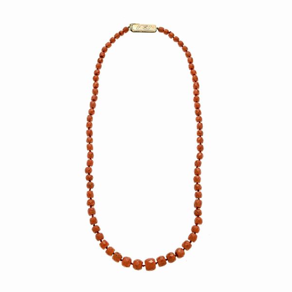 Necklace in red coral and gold 12 kt