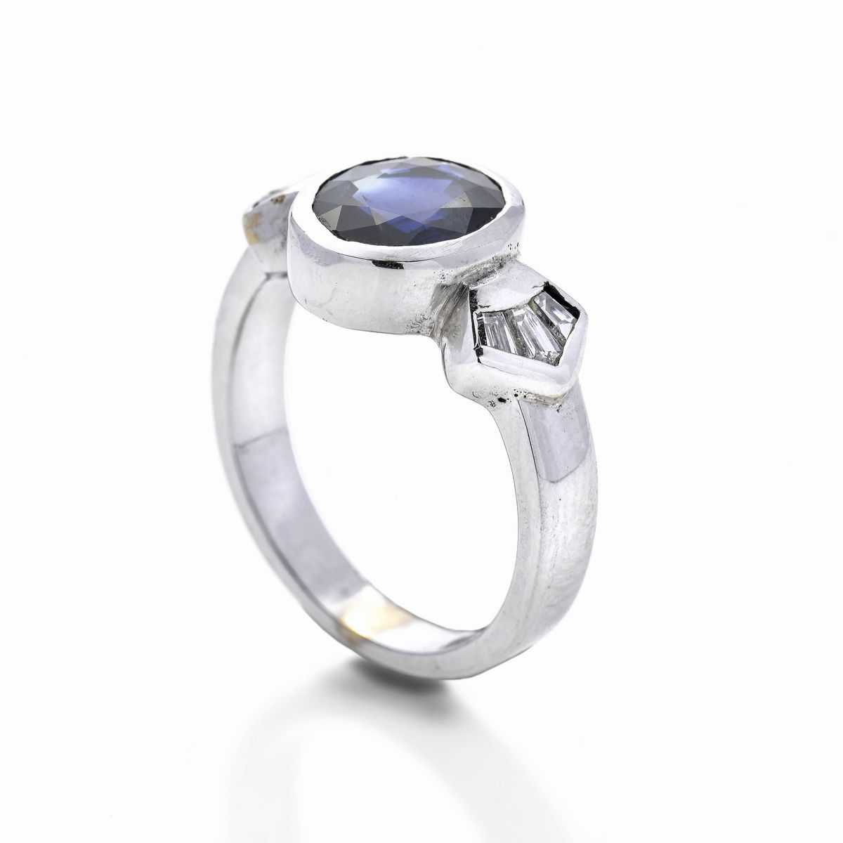 Anello in Oro Bianco, Diamanti e Zaffiro