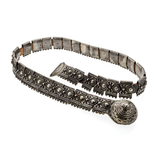 Silver and leather belt  - Auction Auction of Antique Jewelry, Modern and Watches - Curio - Casa d'aste in Firenze