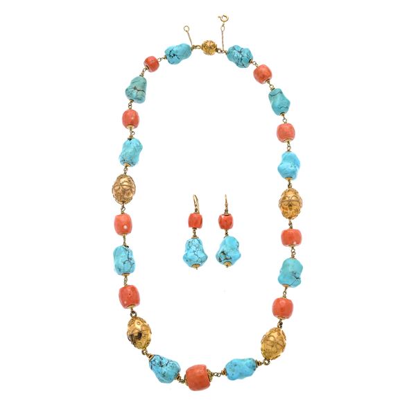 Necklace and pair of earrings in yellow gold, gilded silver, turquoise and coral