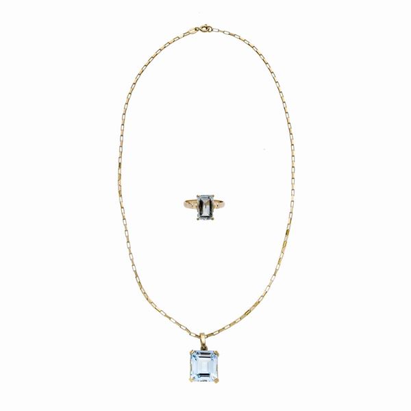 Catena in oro giallo e acquamarina ed anello simile  - Auction Jewelery auction, Gemstones and Wristwatches from a Veronese Collection - Curio - Casa d'aste in Firenze