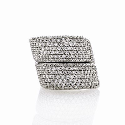 Grande Anello Contrariè in Oro Bianco, Oro Giallo e Diamanti Vhernier