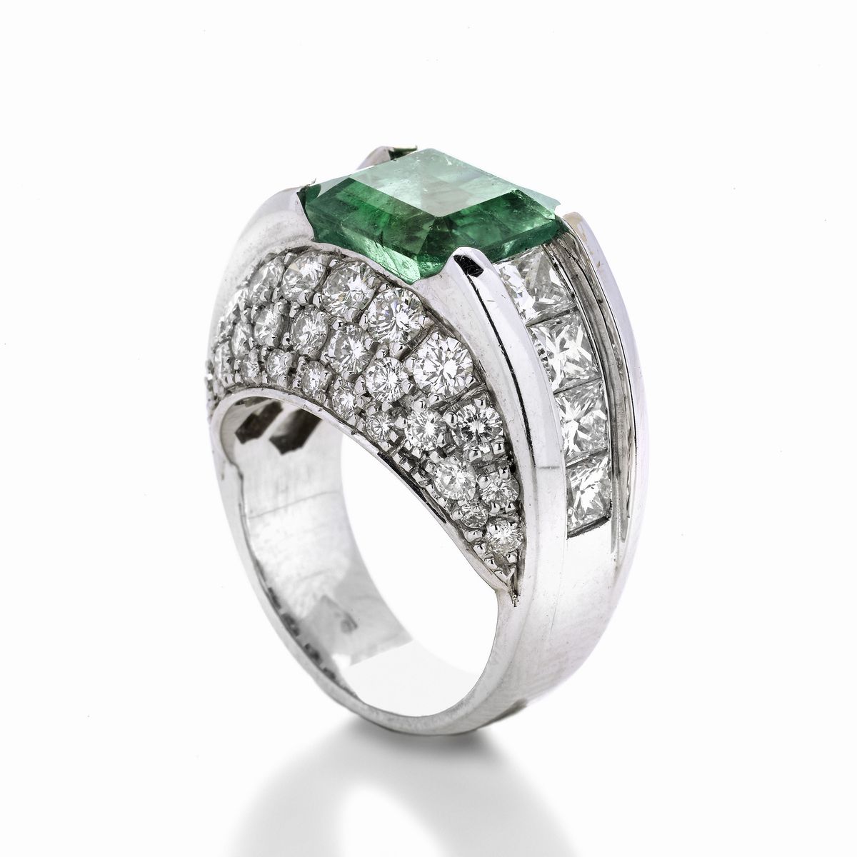 Anello in Oro Bianco, Diamanti e Smeraldo