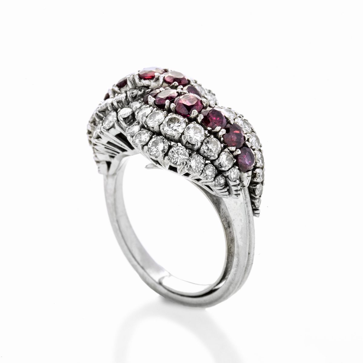 Anello in Platino, Diamanti e Rubini