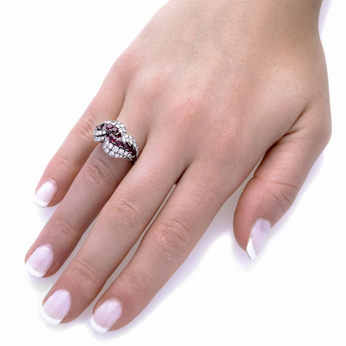 Anello in Platino, Diamanti e Rubini