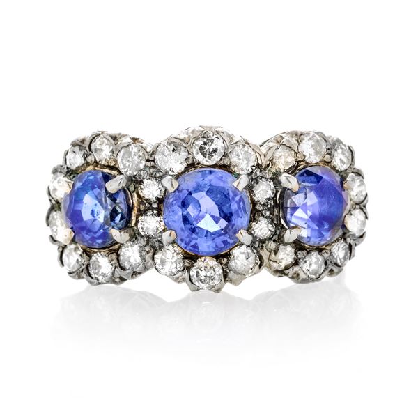 Ring in white gold, silver, diamonds and sapphires