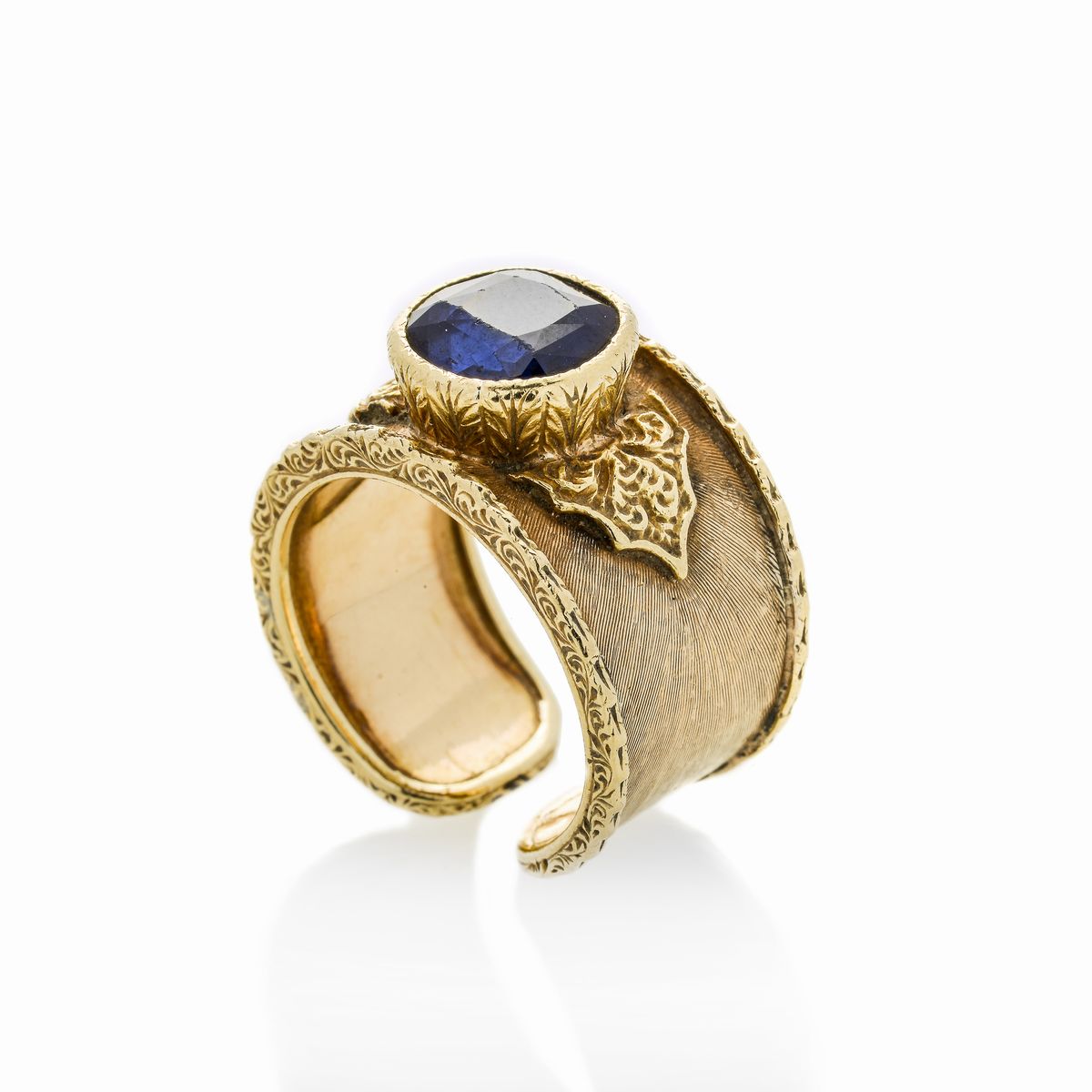 Anello a Fascia in Oro Giallo e Zaffiro