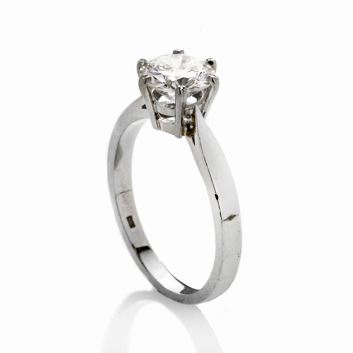 Anello Solitario in Oro Bianco e Diamanti