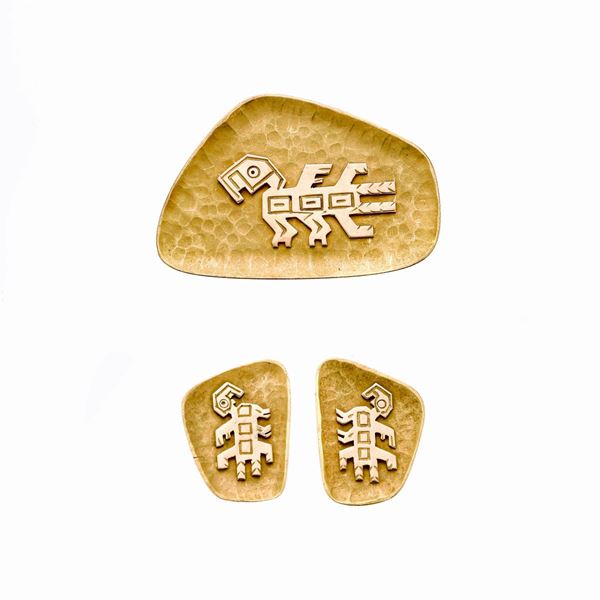 Set of pair of clip-on earrings and brooch