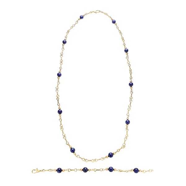 Set consisting of a long necklace and bracelet in yellow gold and lapis lazuli