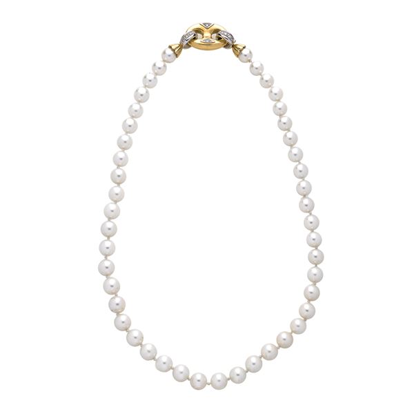 Girocollo in perle coltivate, oro giallo, oro bianco e diamanti