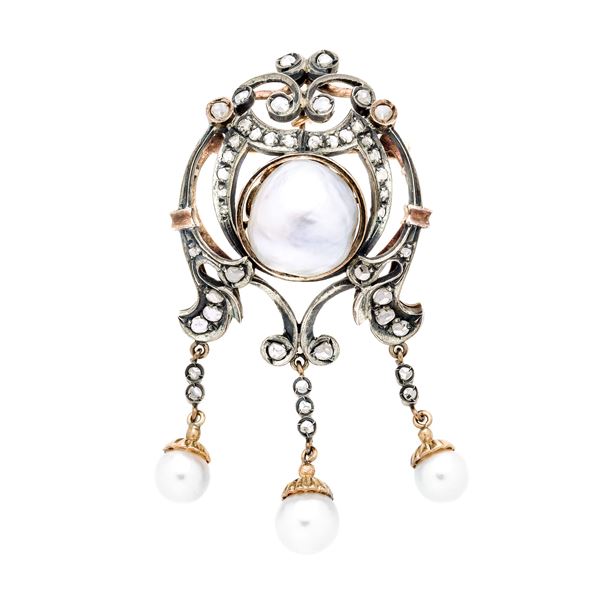 Spilla pendente in oro a basso titolo, argento, diamanti, grande perla mabè e perle coltivate
