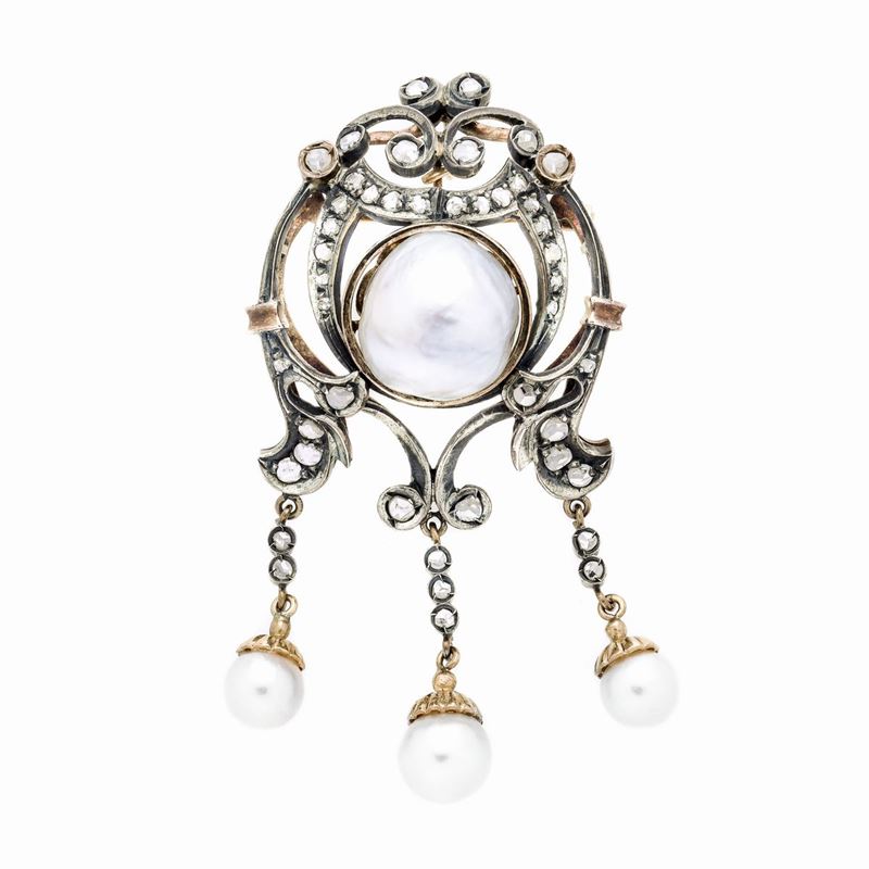 Spilla Pendente in Oro a Basso Titolo, Argento, Diamanti, Grande Perla Mabè e Perle Coltivate