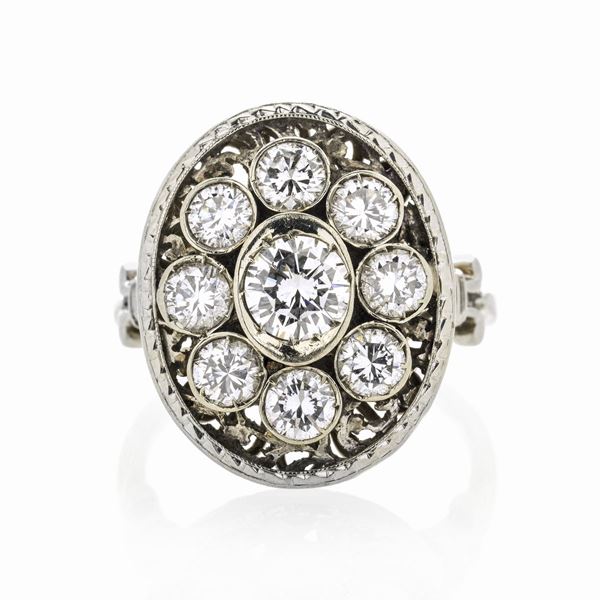 Oval ring in white gold and diamonds